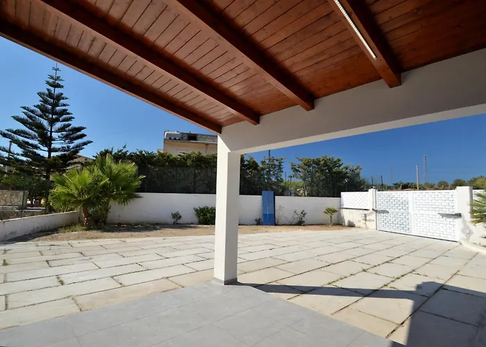 White Private Pool Alcamo