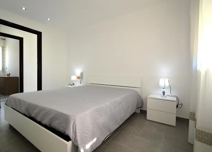 White Private Pool Villa Alcamo