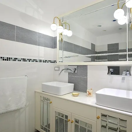 White Private Pool Алкамо