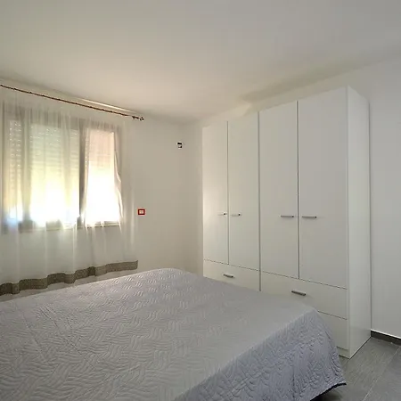 White Private Pool Βίλα Alcamo