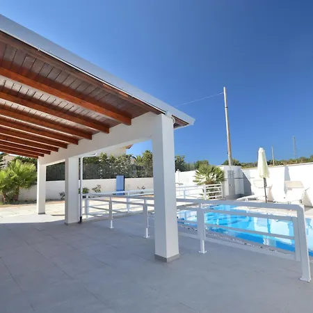 White Private Pool * Alcamo